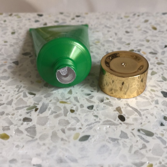 🌟 Tata Harper Cleanser Trial Size - Picture 3 of 3